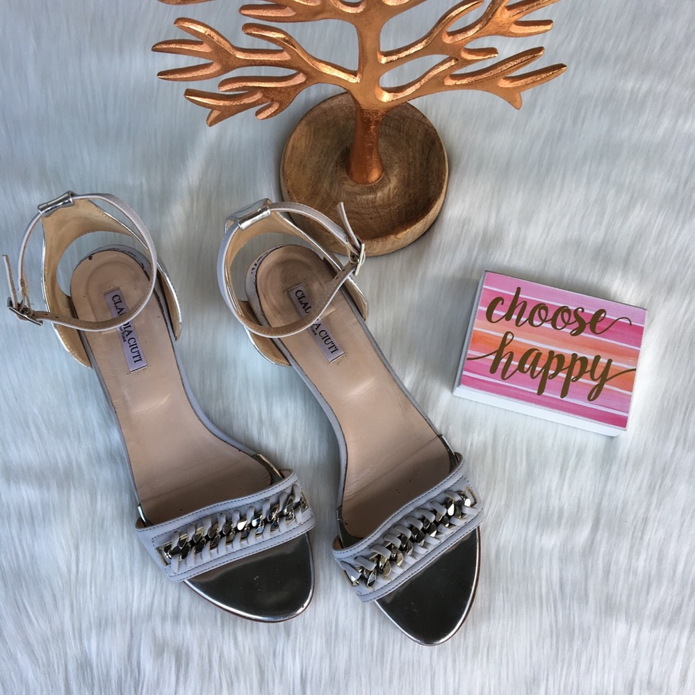 Claudia Ciuti Silver Flats Women’s Size 8.5